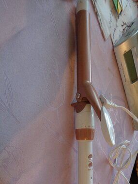 Conair Barrel Curling Iron Hair Roller Hot 1" Rose Gold White CD701GN